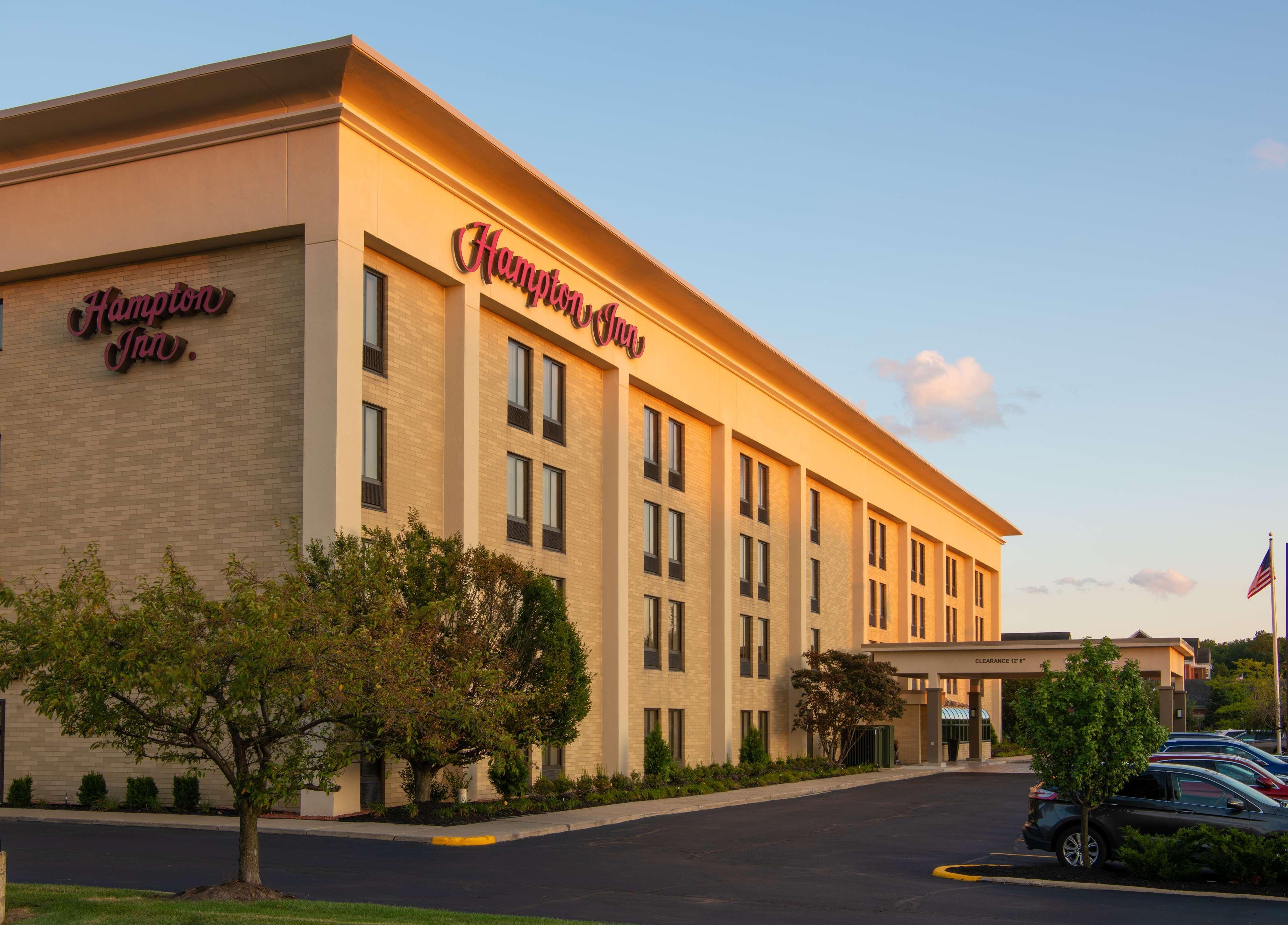 Hampton Inn Cleveland-Solon Exteriör bild