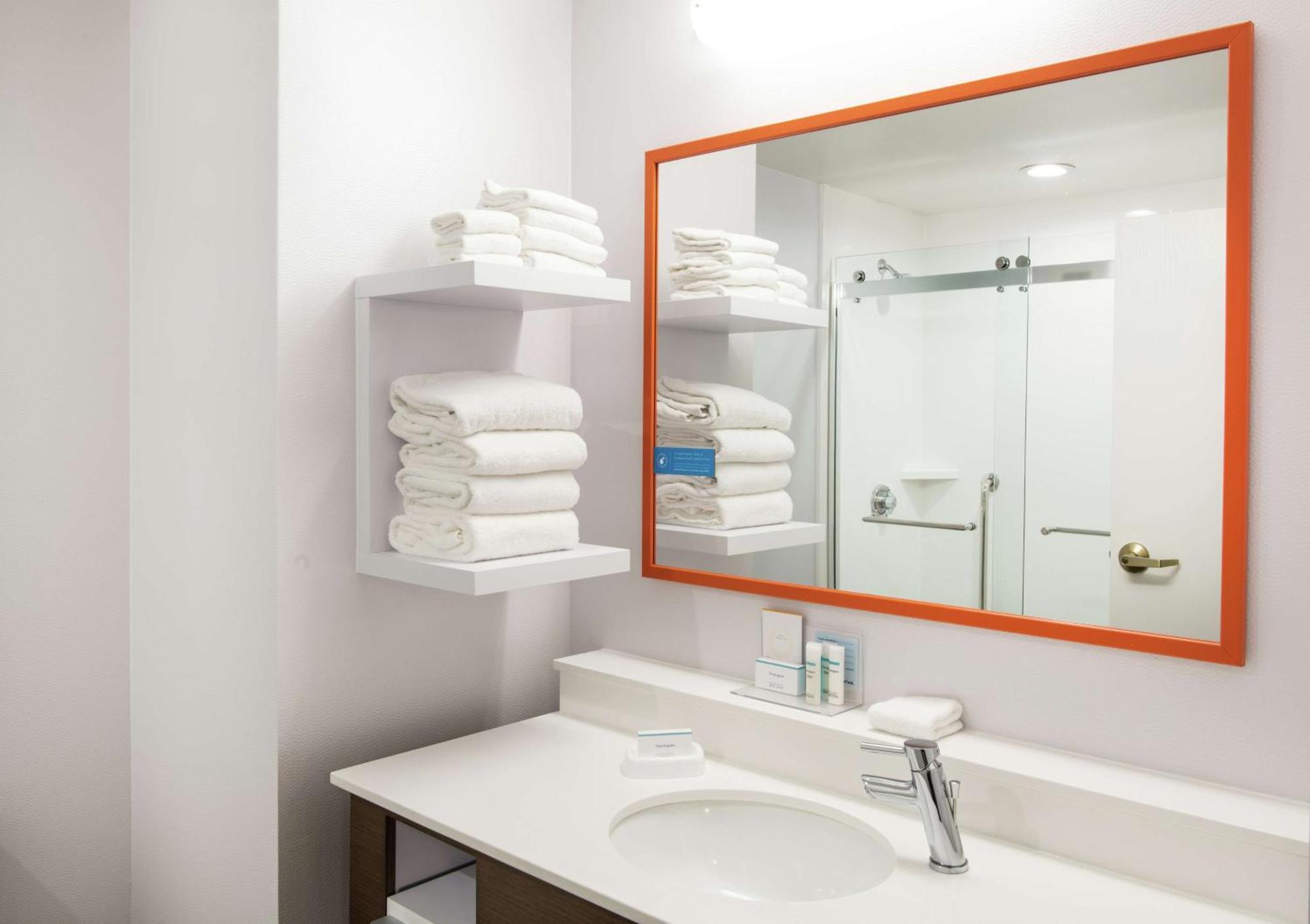 Hampton Inn Cleveland-Solon Exteriör bild