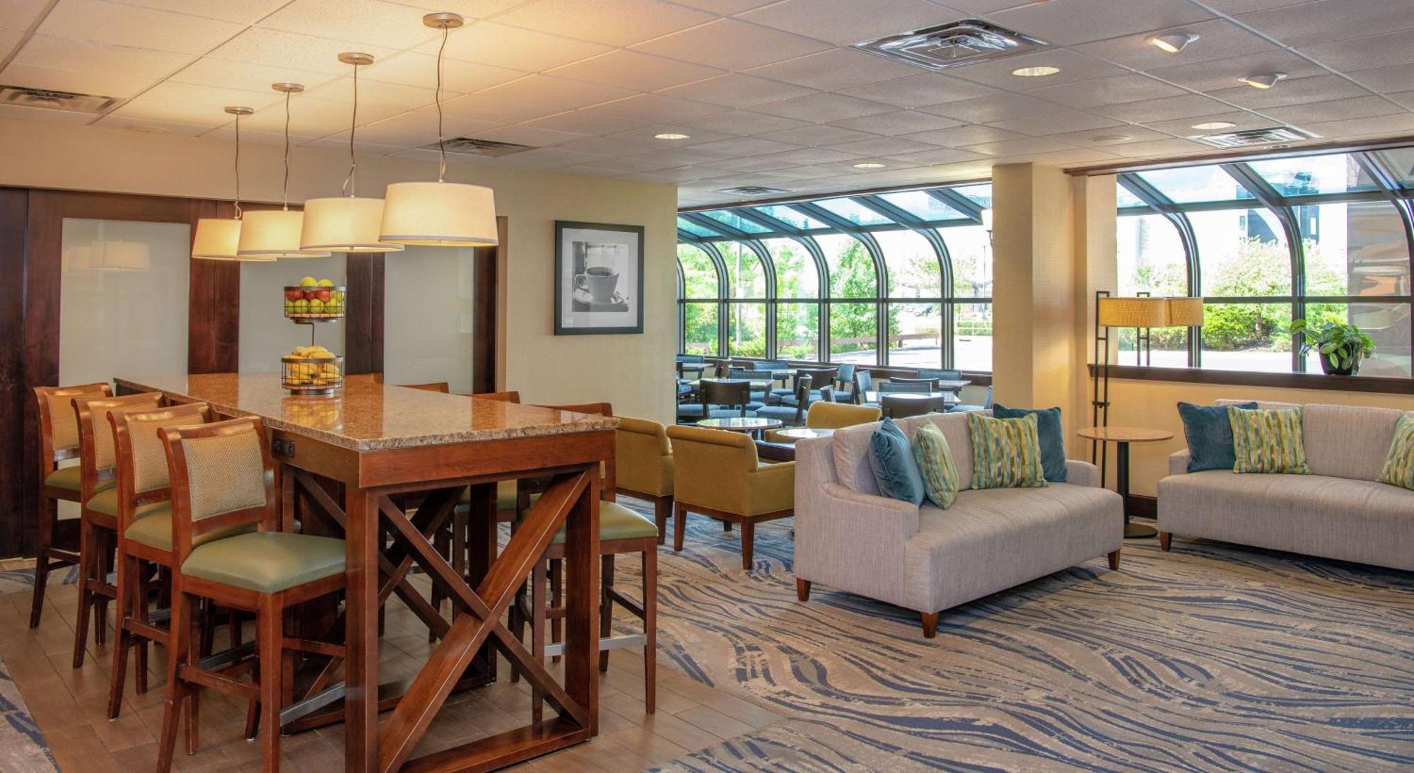 Hampton Inn Cleveland-Solon Exteriör bild